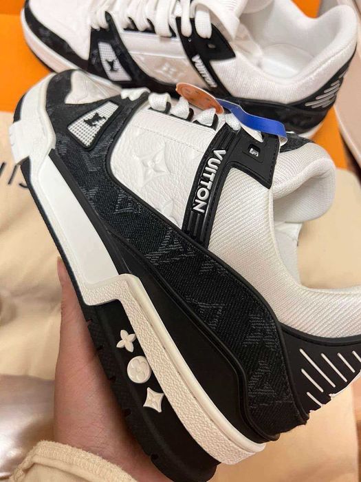 Louis Vuitton LV Trainer White Black r.41