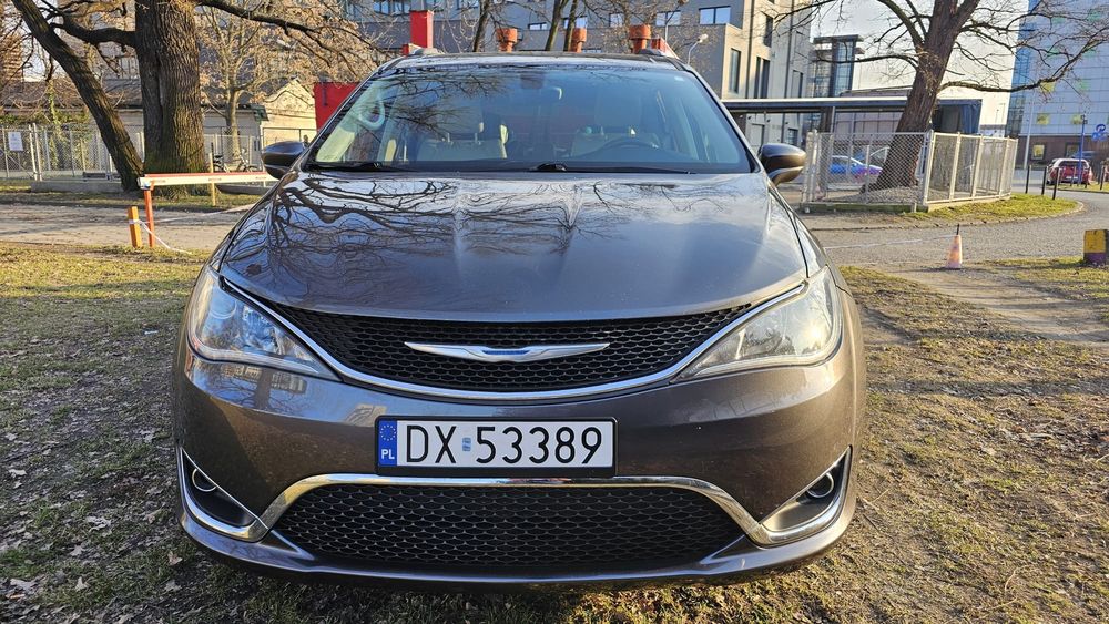 Chrysler Pacifica 2018 Benzyna Turing L