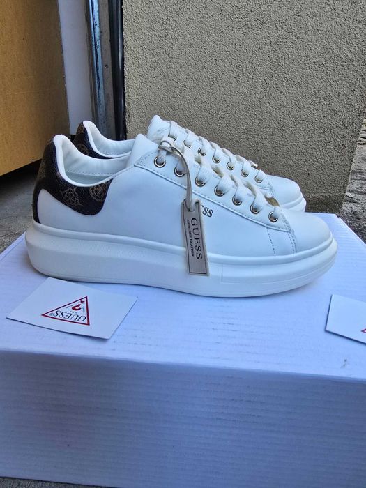 Buty damskie Sneakersy białe skórzane GUESS  R.37 GU12A