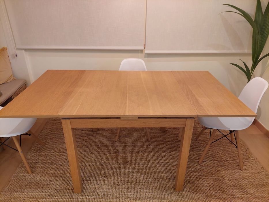 Conjunto Mesa e Cadeiras