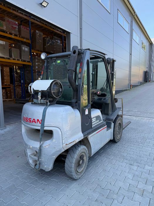 Wózek widłowy podnośnikowy Nissan UG1D2A32LQ silnik K25 3200kg, duplex