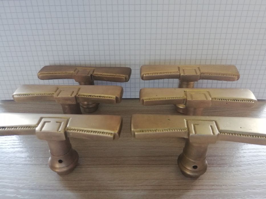 Stare klamki mosiężne