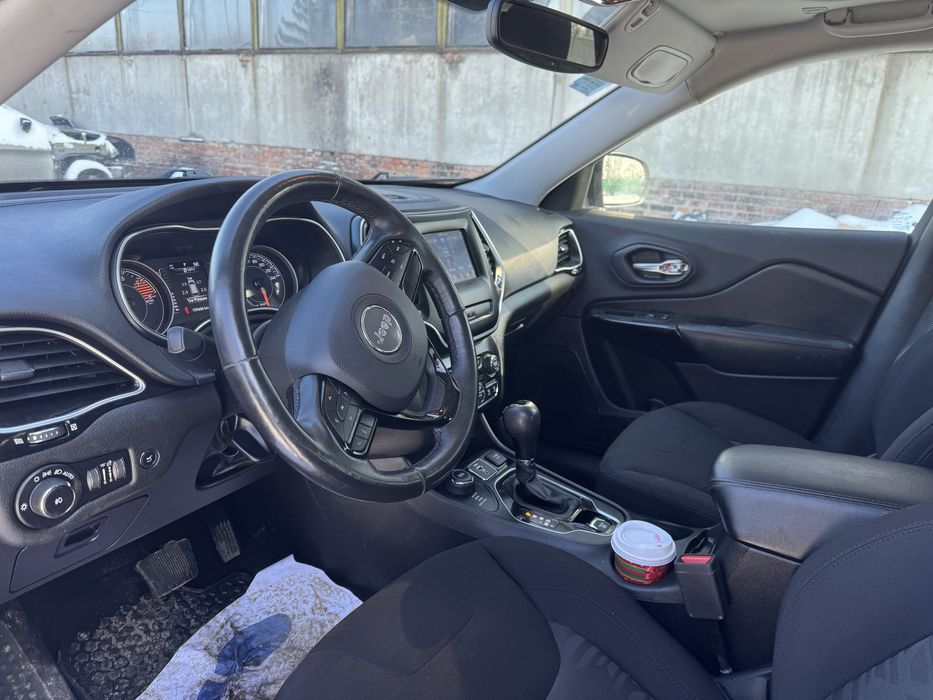 Продам Jeep Cherokee KL 3.2 4x4