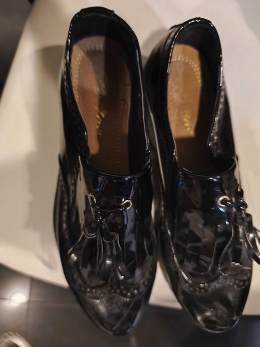 Sapatos verniz preto