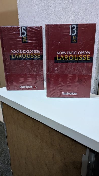 Enciclopédia LAROUSSE