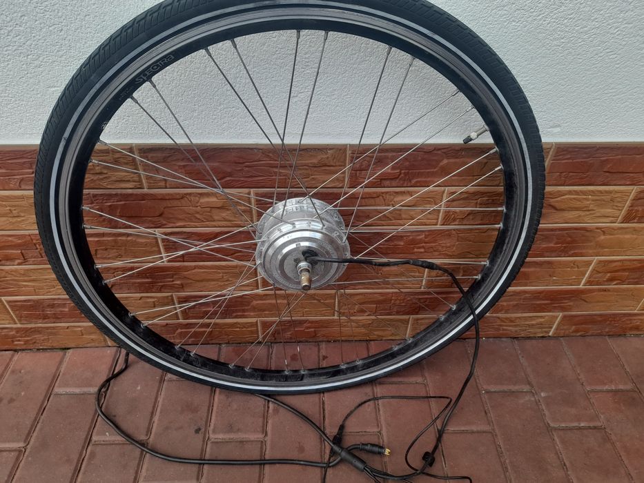 Kolo z silnikiem do roweru elektrycznego