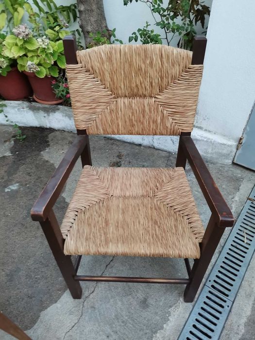 diversas cadeiras anos 50/60/70 + 2 lavatórios