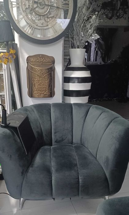 Sofa e Poltrona moderno em bom estado