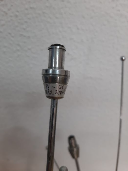 Vende se candeeiro sem lampadas
