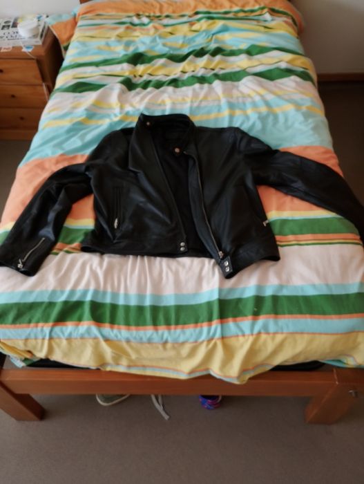 Casaco preto de homem muito bom estado