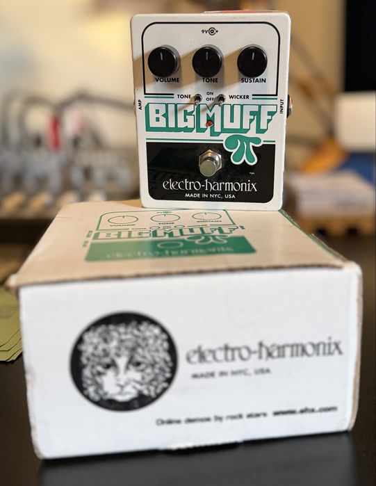 Pedal Electro Harmonix Big Muff / Tone Wicker.