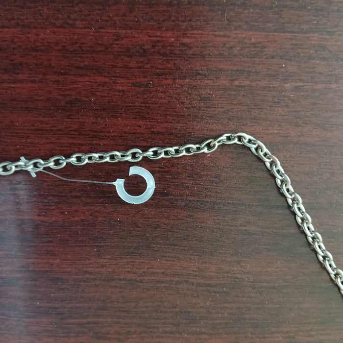 86. Torebka/kopertówka damska na łańcuszku