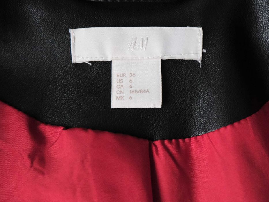 Czarna ramoneska H&M | Pikowane ramiona | Czerwona podszewka