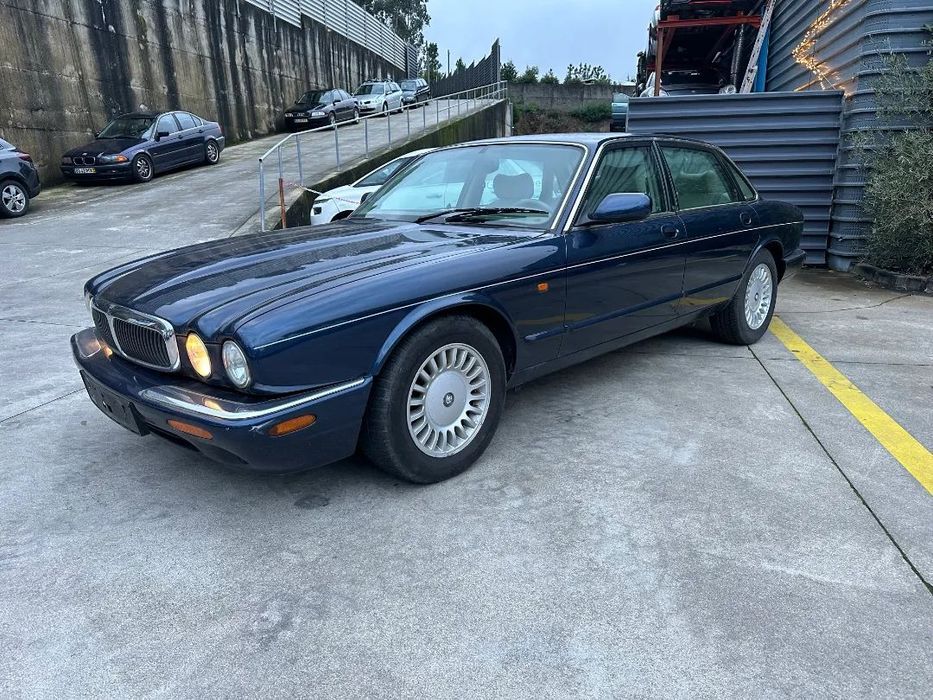 JAGUAR XJ8 3.2 V8 EXUCUTIVE DE 1998 PARA PEÇAS