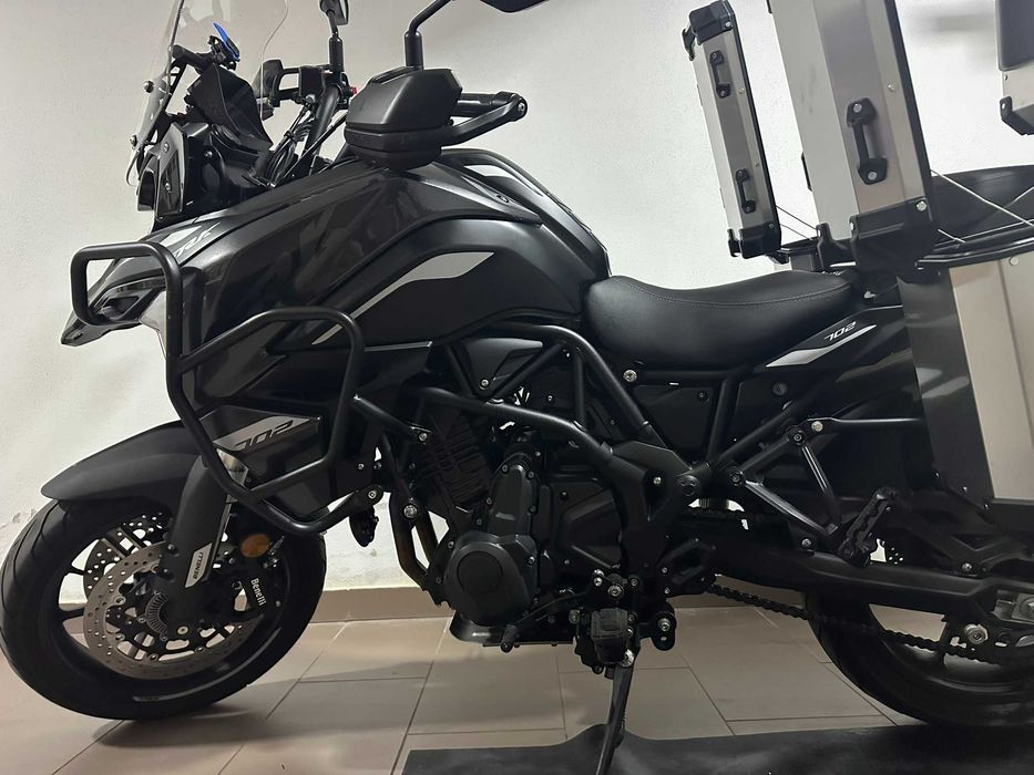 Benelli TRK 702 – 2025 – 7.805 km – Garantia de fábrica