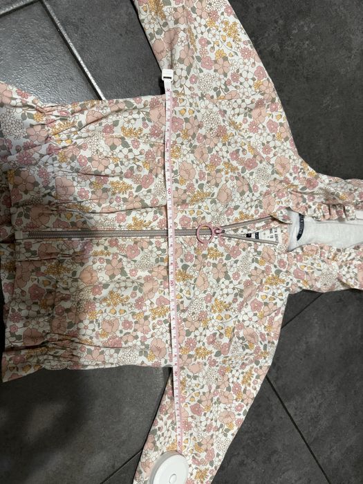 Куртка легенька на дівчинку