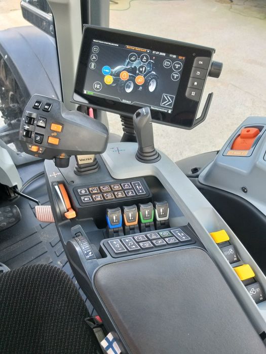 Ciągnik rolniczy Valtra 214 Direct