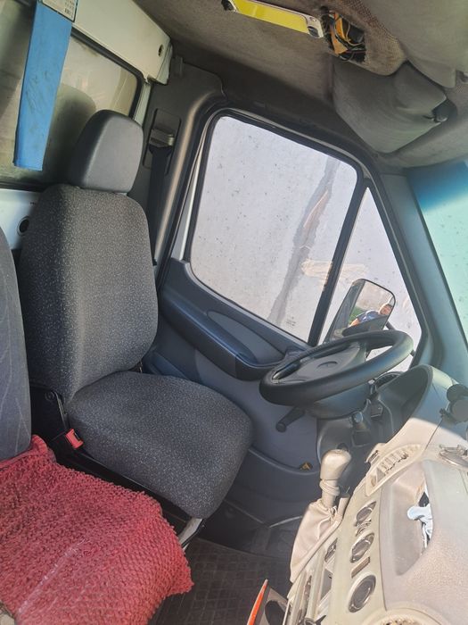 Mercedes-Benz Sprinter 411 будка с ГИДРОБОРТОМ (Кат. B) • 2000г. • 2.2 CDI
