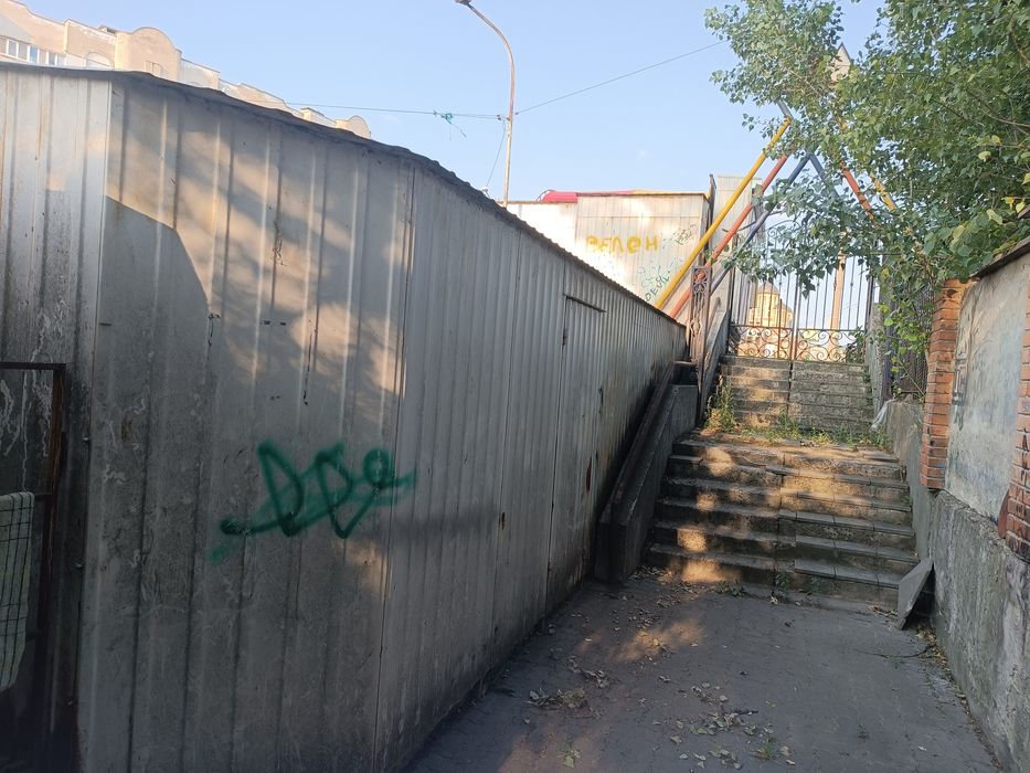 Продам ,або здам в оренду магазин зі складом