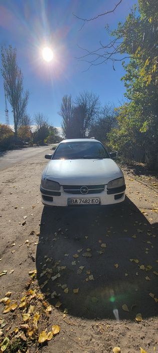 Продам Опель омега б 2.0 8клап.