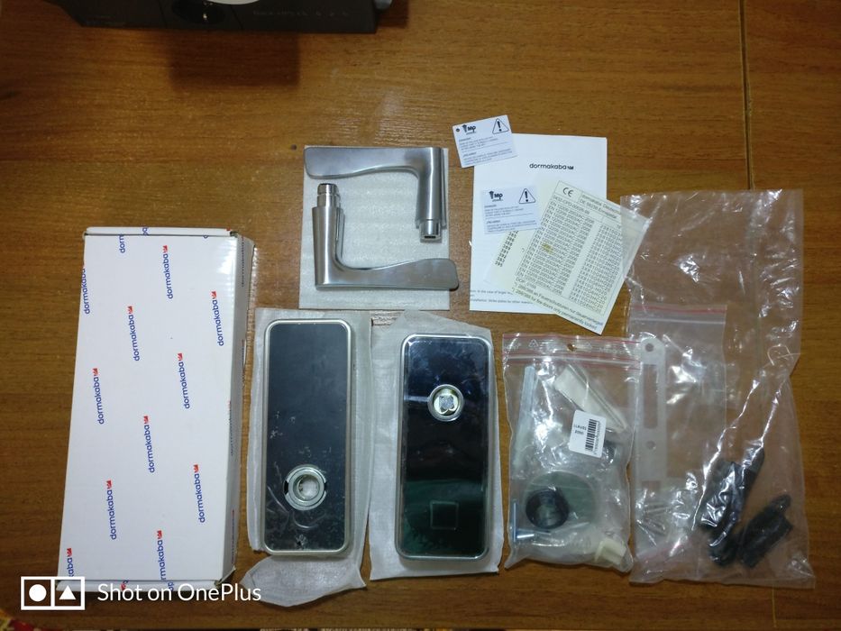 Електронний замок Dormakaba Saffire LX