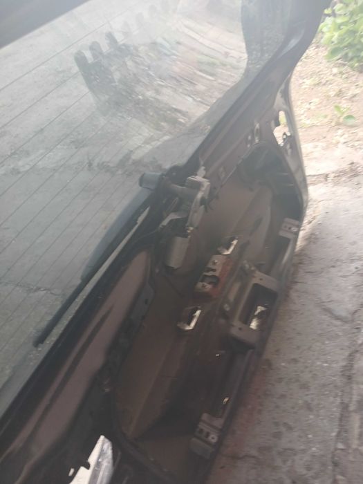 Продам кришку багажника Passat b7