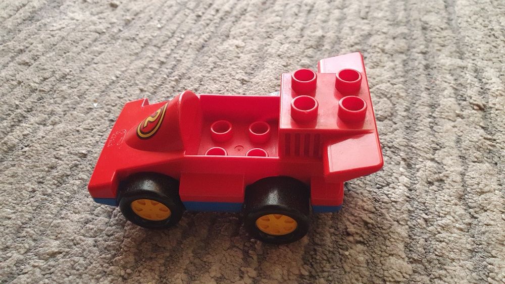 Zestaw Lego Duplo wyścigówka i samochodzik