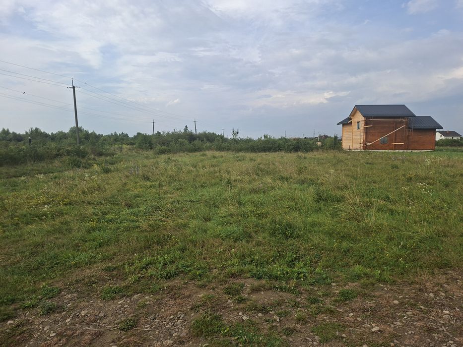 Продам земельну ділянку с. Добряни