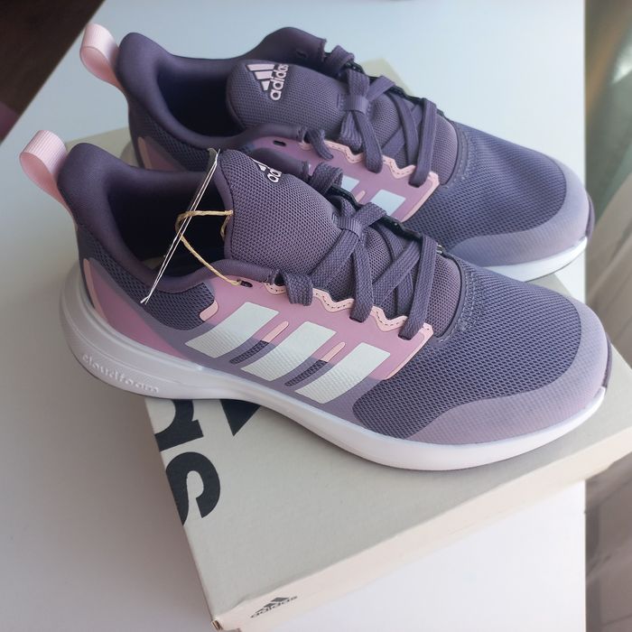 Кросівки adidas 36,5