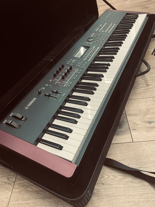 Yamaha MOXF8  profesjonalna stacja robocza  keyboard 88 klawiszy