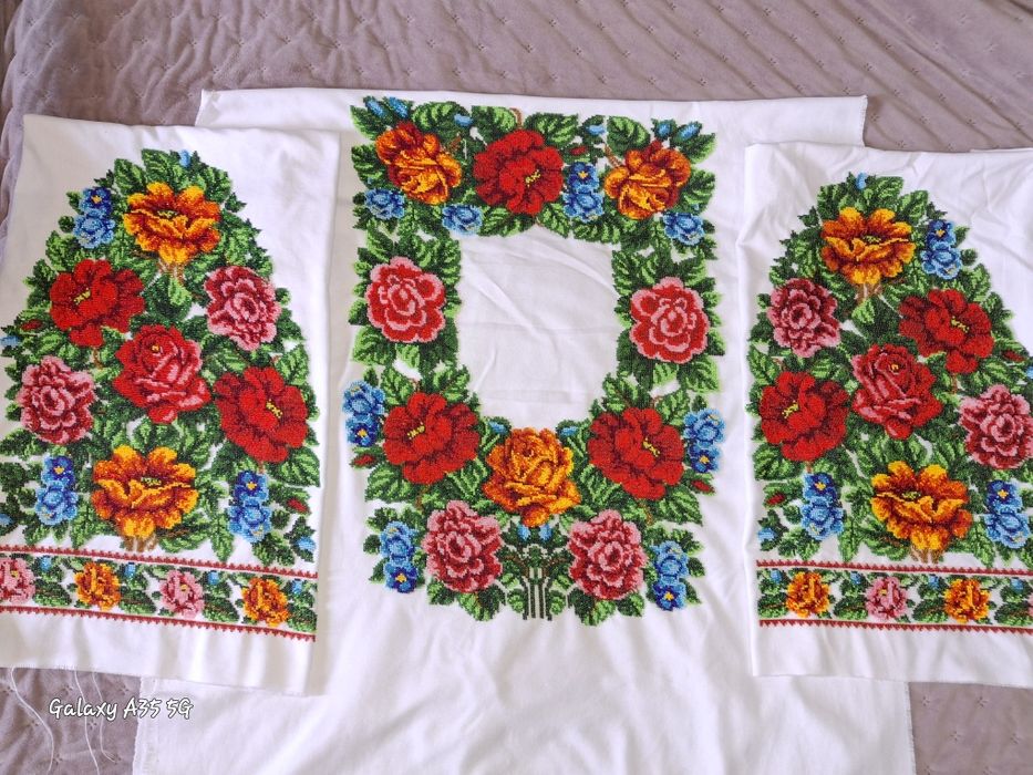 Вишита бісером заготовка буковинської  сорочки