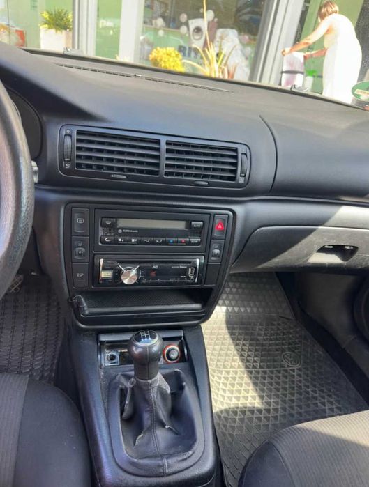 Volkswagen Passat Variant 2.0 Gasolina | 2002 | 211.715 km, runs well