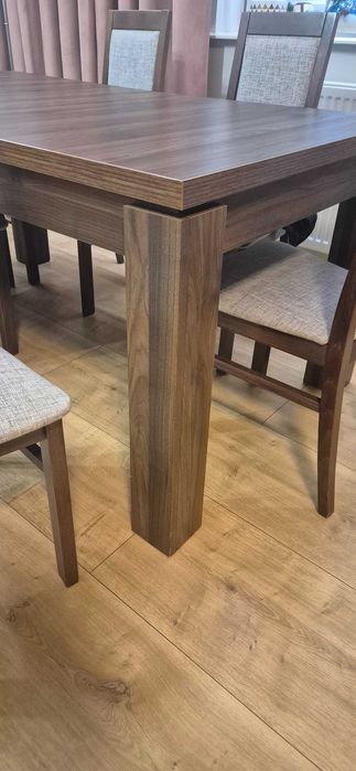 Stół rozladany i 6 krzesel