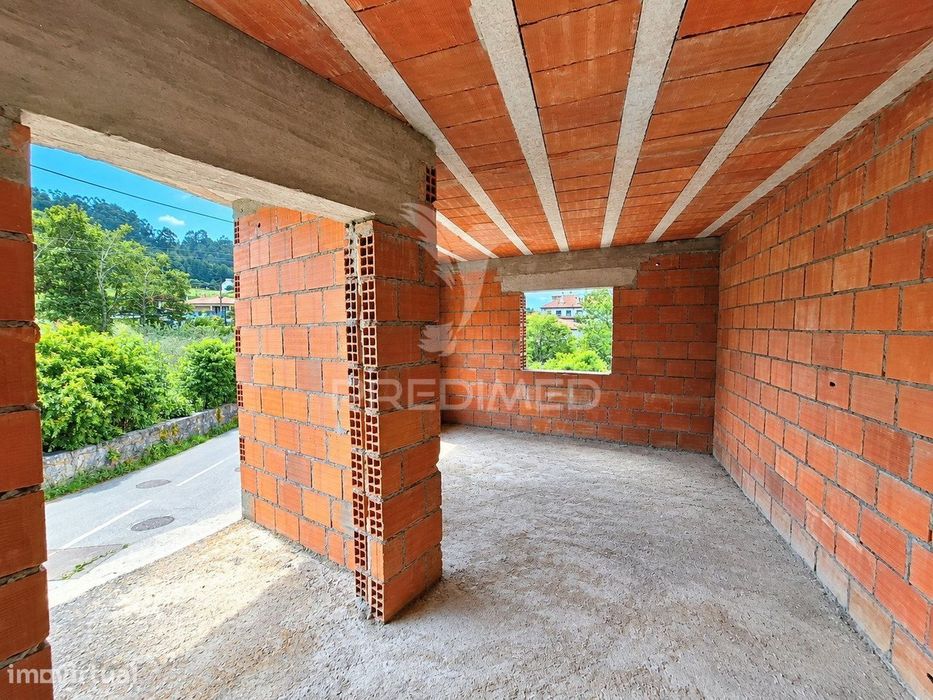 Moradia em Estrutura em Rossas, Vieira do Minho