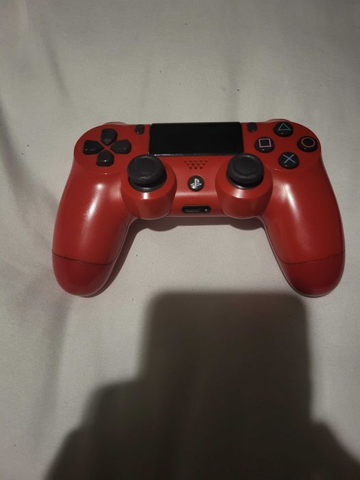 PS4 SLIM 1TB + Cabo de alimentação + 2 comandos + GTA 5