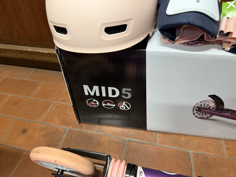 Trotinene Oxelo M5, 5-9 anos decathlon com todos os acessorios de protecao - muito bom estado
