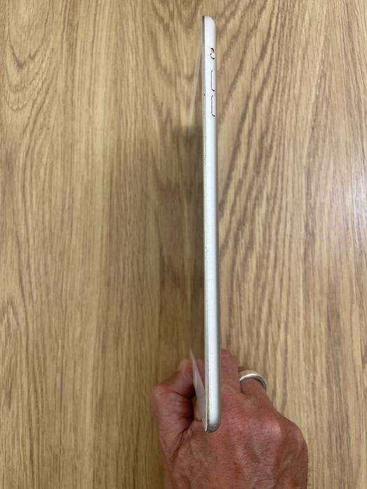 Mini iPad da Apple para peças e/ou para colecionadores.
