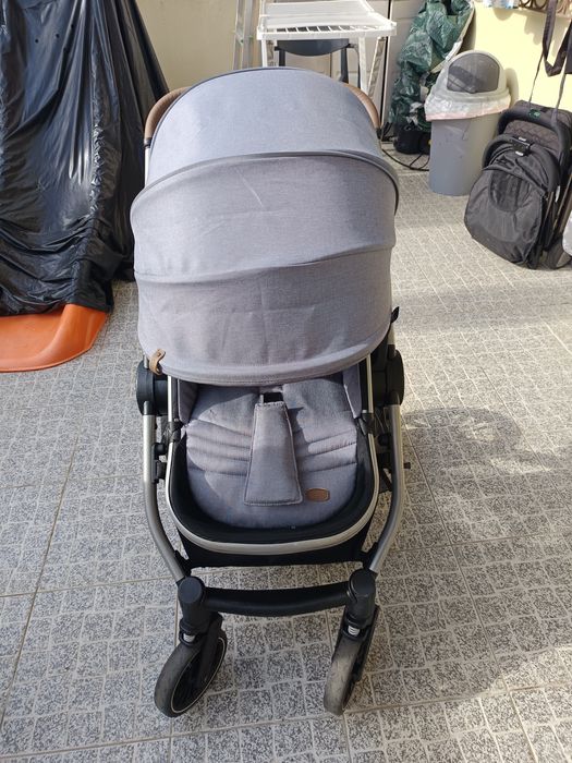 Carinho de passeio bebê