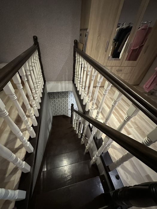 **Частина Будинку в Центр. Районі 157 кв.м. З Ремонтом!