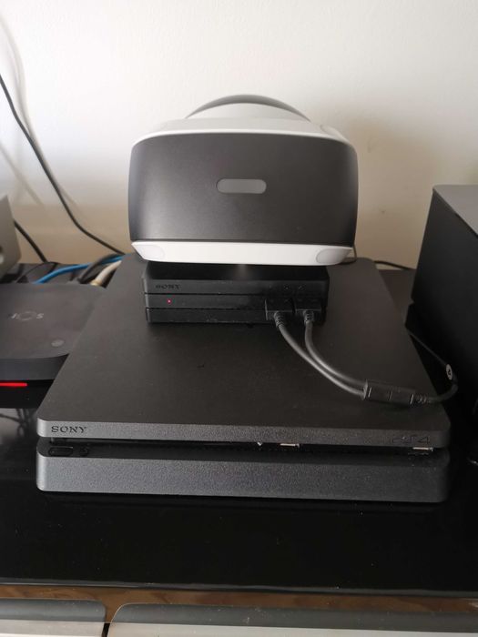 PS4 Slim 1TB + VR Headset v2 + 13 Games with 2 Controllers64297807972226120
