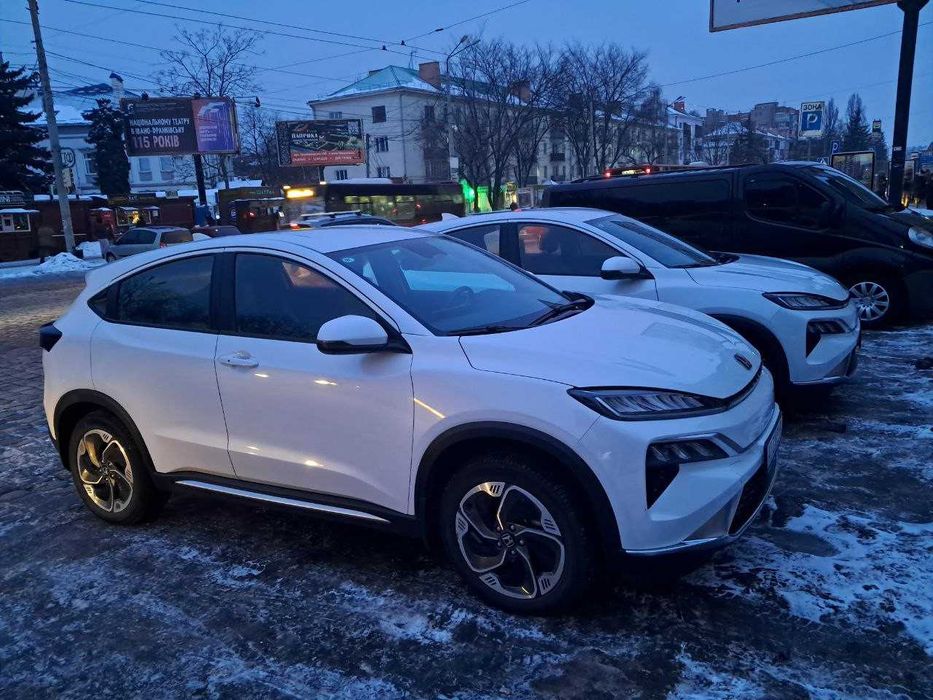 Оренда прокат авто автомобіля каршеринг електромобіля