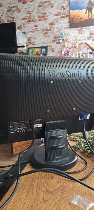 Монитор Viiew Sonic v1916w