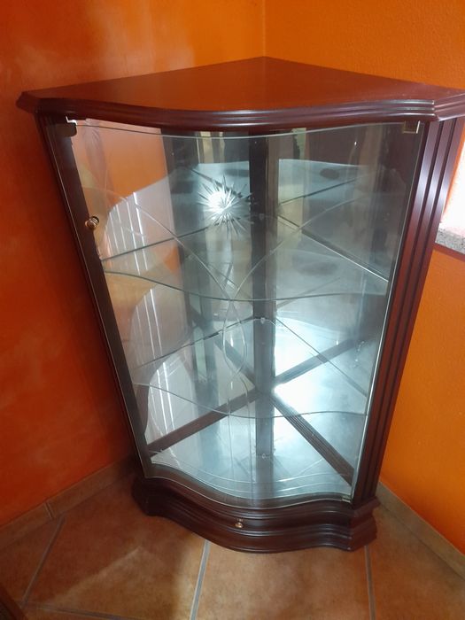 Vitrines em madeira