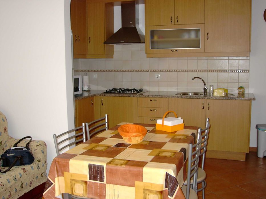 Quarto, individual, perto do Polo Universitário do Alto  Ajuda