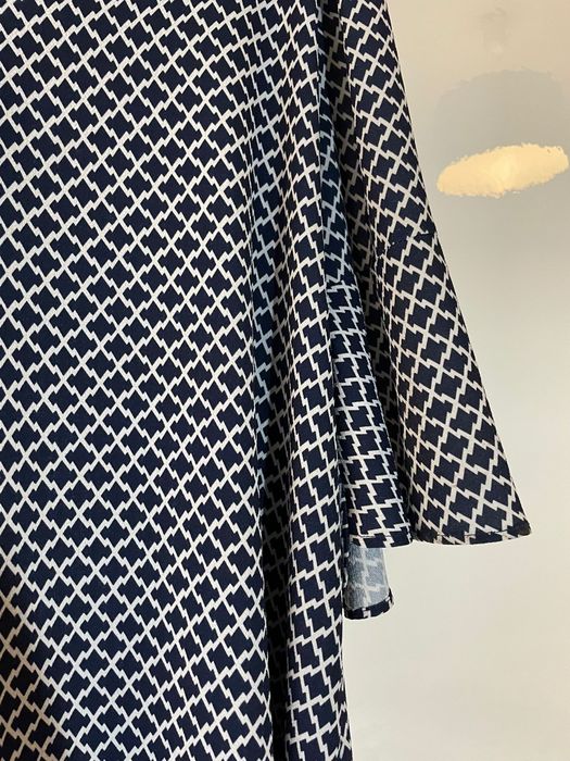 Vestido azul e branco