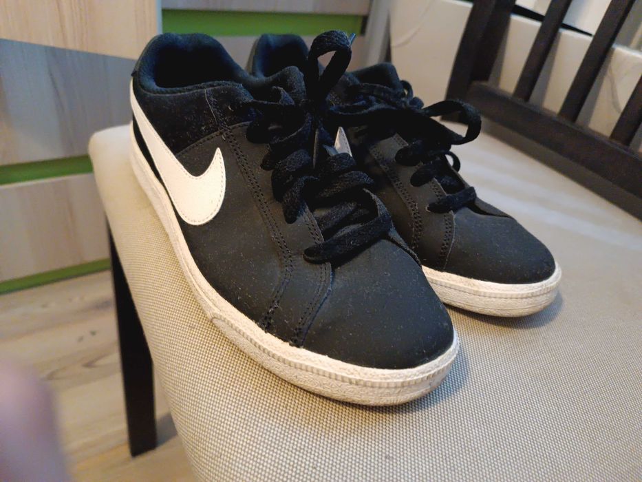 Nike Court Royale czarne – klasyczne sneakersy