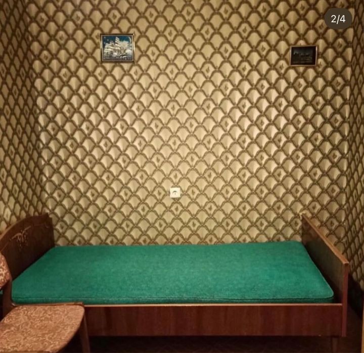 Здається кімната! Центр!