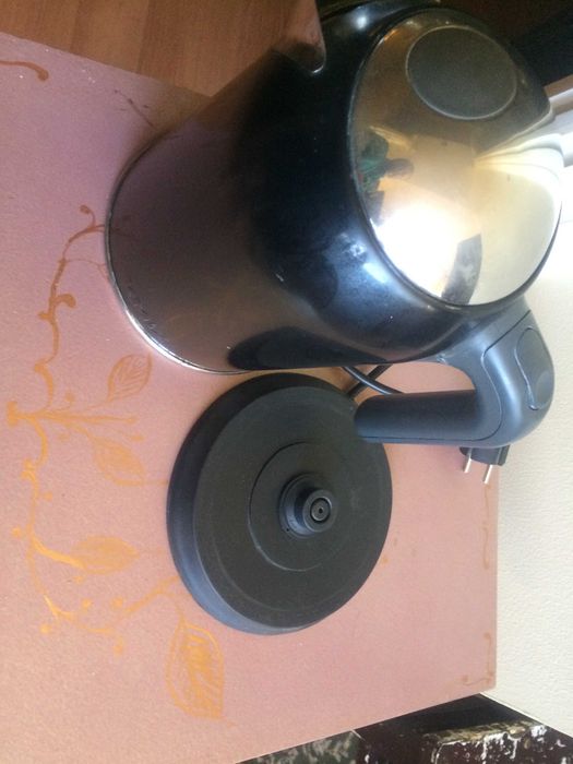 Электрочайники Grunhelm и Kenwood