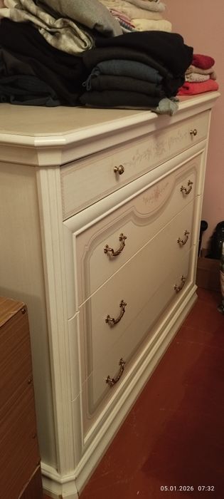 Шикарный комод (Италия)