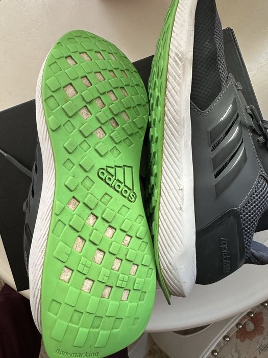 Кросівки дитячі adidas р35